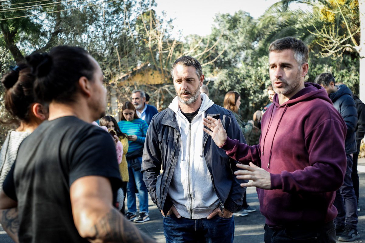 LaurentPilar's tweet photo. Caminar, escuchar y trabajar para seguir transformando. Ese es el compromiso que asumimos desde el primer momento. 

Hoy estuvimos en #Derqui con @FedericoAchaval. https://t.co/8RGsmjFl9i