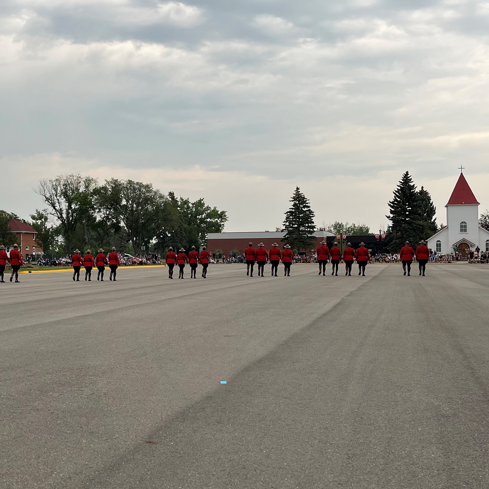 trinitymanor's tweet photo. Our Trinity Manor Residents celebrated the RCMP famous Sunset Ceremony.
#RCMP #sunset #ceremony #yqr
https://t.co/wztOHNPAYI https://t.co/ZIwwc9CS37