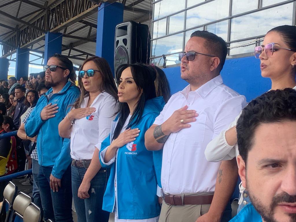 LedyZunigaRC's tweet image. Gracias por la invitación a participar en las Olimpiadas Interbarriales de Quito. El deporte y la alegría son parte esencial del #ResurgirDeLaPatria 
Con Luisa González  y Andrés Arauz  #ElPoderRegresaAlPueblo 
.
.
.
#LuisaPresidenta 
#UnaSolaVuelta 
#RevoluciónCiudadana