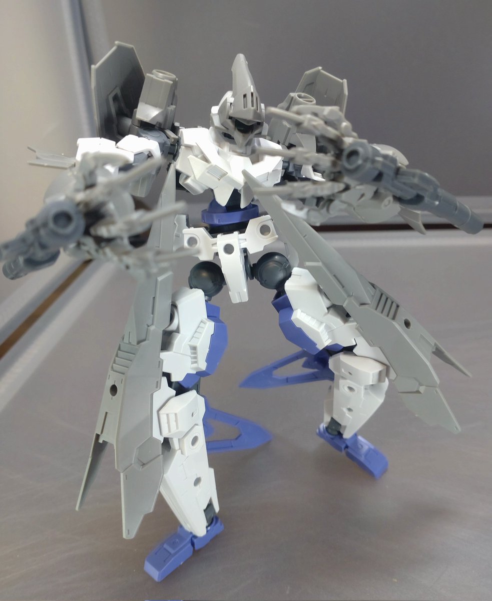 LECROSSBONES's tweet image. #30MM古代都市戦
#30MMバイロン軍
#30MM
フォールンバード
シエルノヴァをベースにしたエスポジットのコピー機体の一種
本家よりも格闘戦に重きが置かれ変形時でも自由な両腕のクローにより相手を切り裂いていく