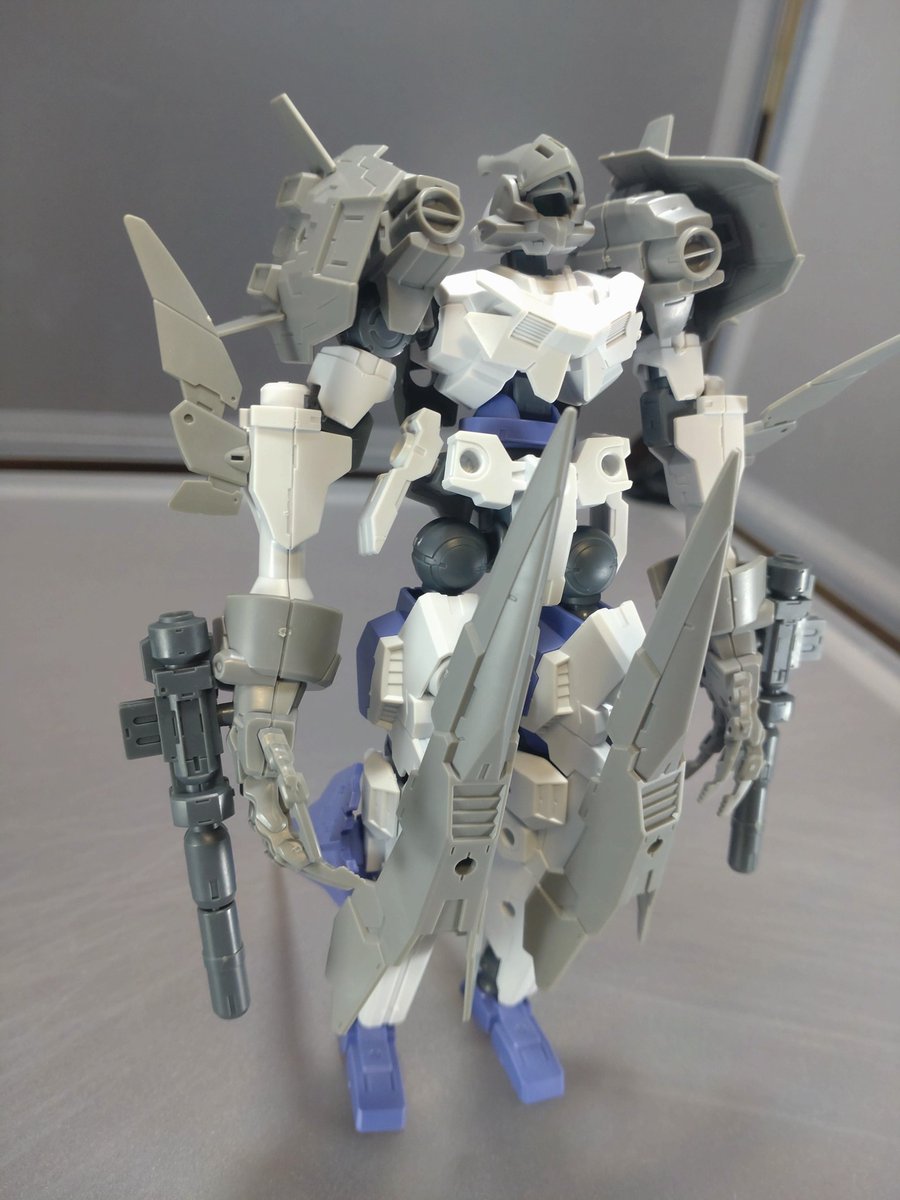 LECROSSBONES's tweet image. #30MM古代都市戦
#30MMバイロン軍
#30MM
フォールンバード
シエルノヴァをベースにしたエスポジットのコピー機体の一種
本家よりも格闘戦に重きが置かれ変形時でも自由な両腕のクローにより相手を切り裂いていく