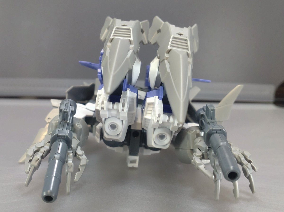 LECROSSBONES's tweet image. #30MM古代都市戦
#30MMバイロン軍
#30MM
フォールンバード
シエルノヴァをベースにしたエスポジットのコピー機体の一種
本家よりも格闘戦に重きが置かれ変形時でも自由な両腕のクローにより相手を切り裂いていく