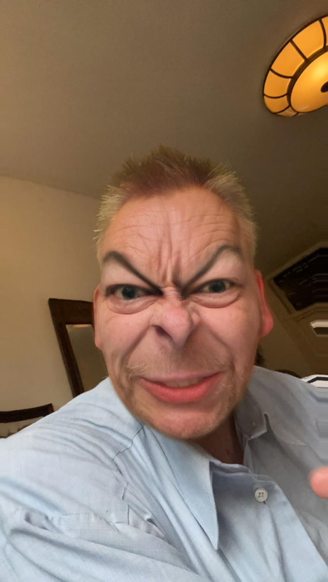 Bollenman tweet media