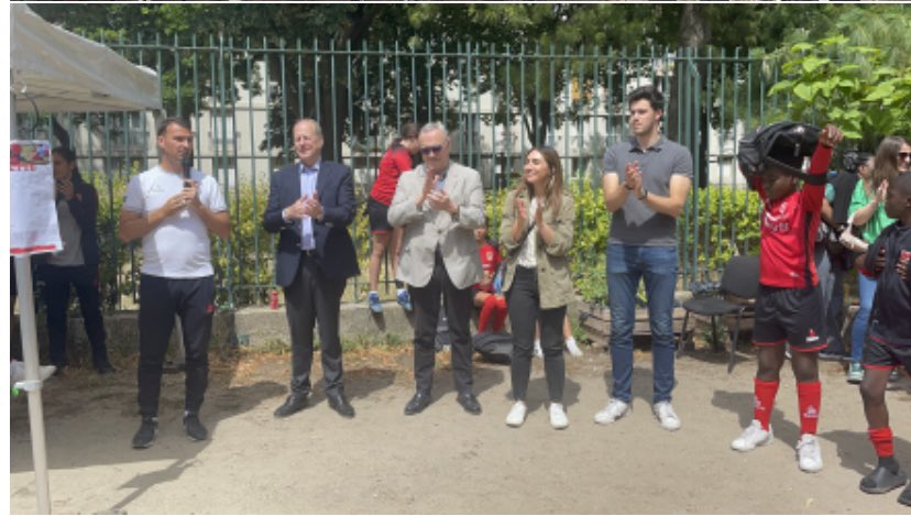 mairie15's tweet photo. Fête de fin d’année de l’@ACParis15 au stade Rigoulot, un club de foot de #Paris15 en pleine expansion avec plus de 1.300 licenciés et des projets plein la tête. Soutien indéfectible de la Mairie du 15e depuis + de 15 ans https://t.co/EHbiHsTHOV