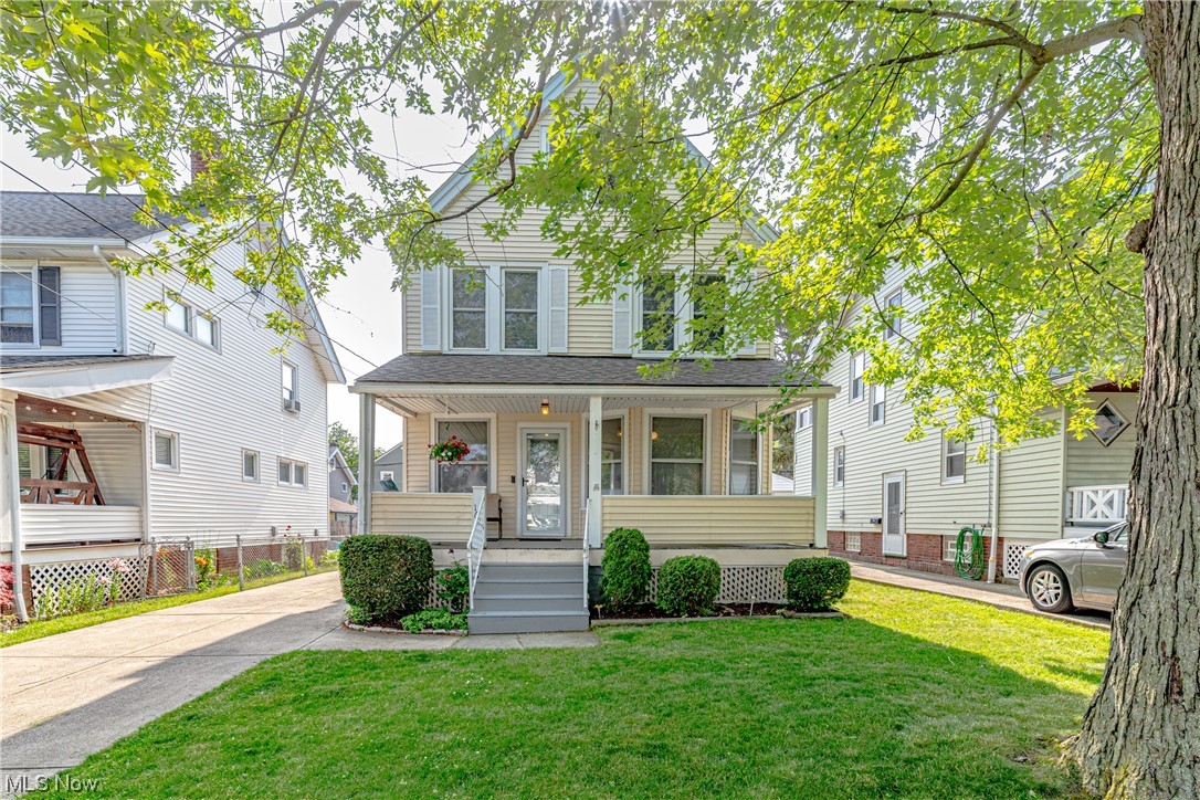 smaggio15's tweet photo. You have to see this home! 5 BD/ 2 BA in Lakewood. Call/text/DM me for details.  https://t.co/vaSakO8fb2 https://t.co/oJDZnQTAIO