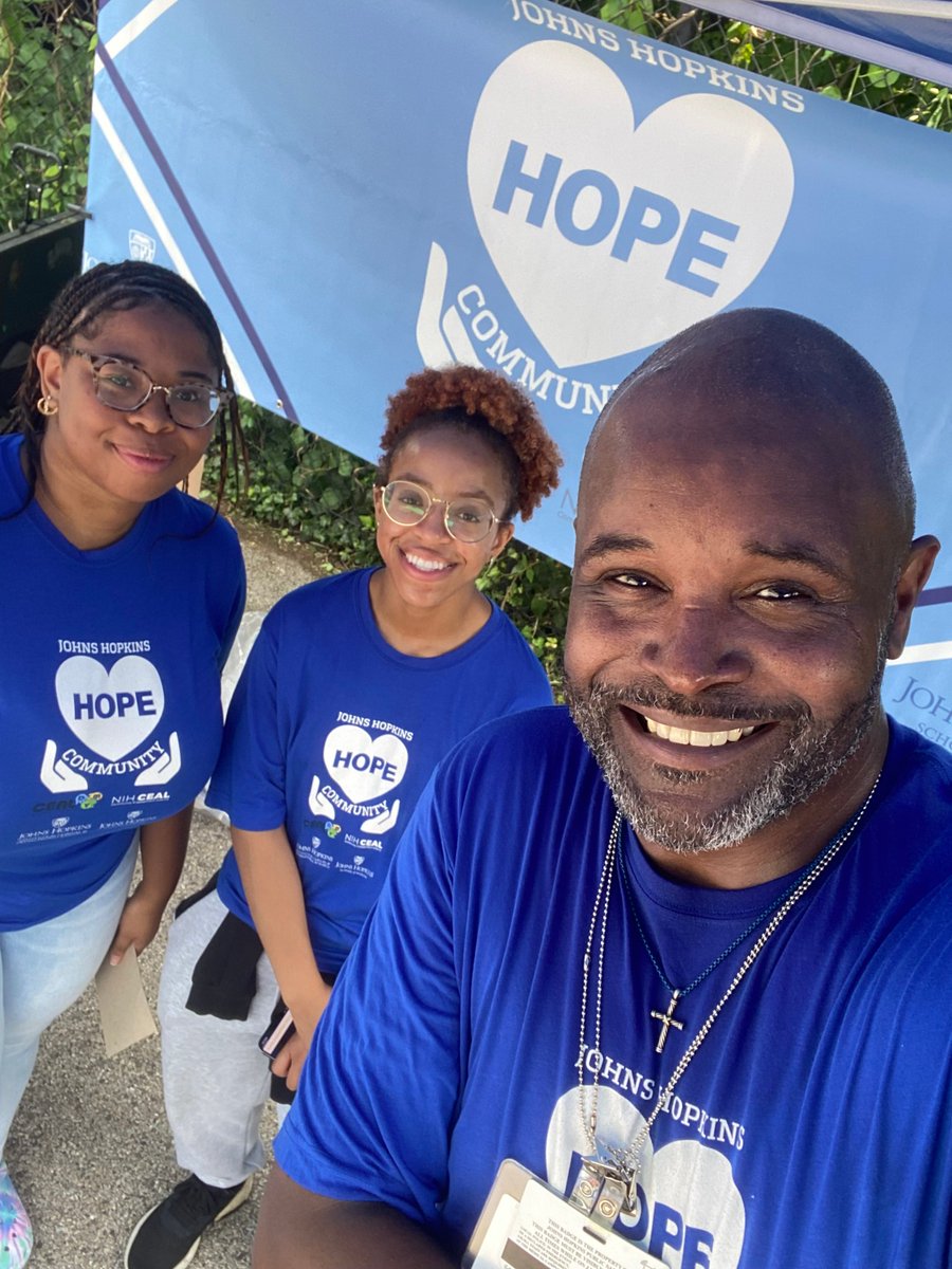 ictrjhu's tweet photo. Donald Young &amp; our incredible CHEs were out with #SONSofPhoenix and @Timothy67411623 
#RICHFoundation at yesterday's #NuwaveHealthServices Community Resources Fair sharing info &amp; resources!☀️💯

@CDH_JHU #CEAL_DMV #CommunityEngagement #YouthAmbassadors #MASH #NIH_CEAL @nihceal https://t.co/JX3Qd5HkIJ