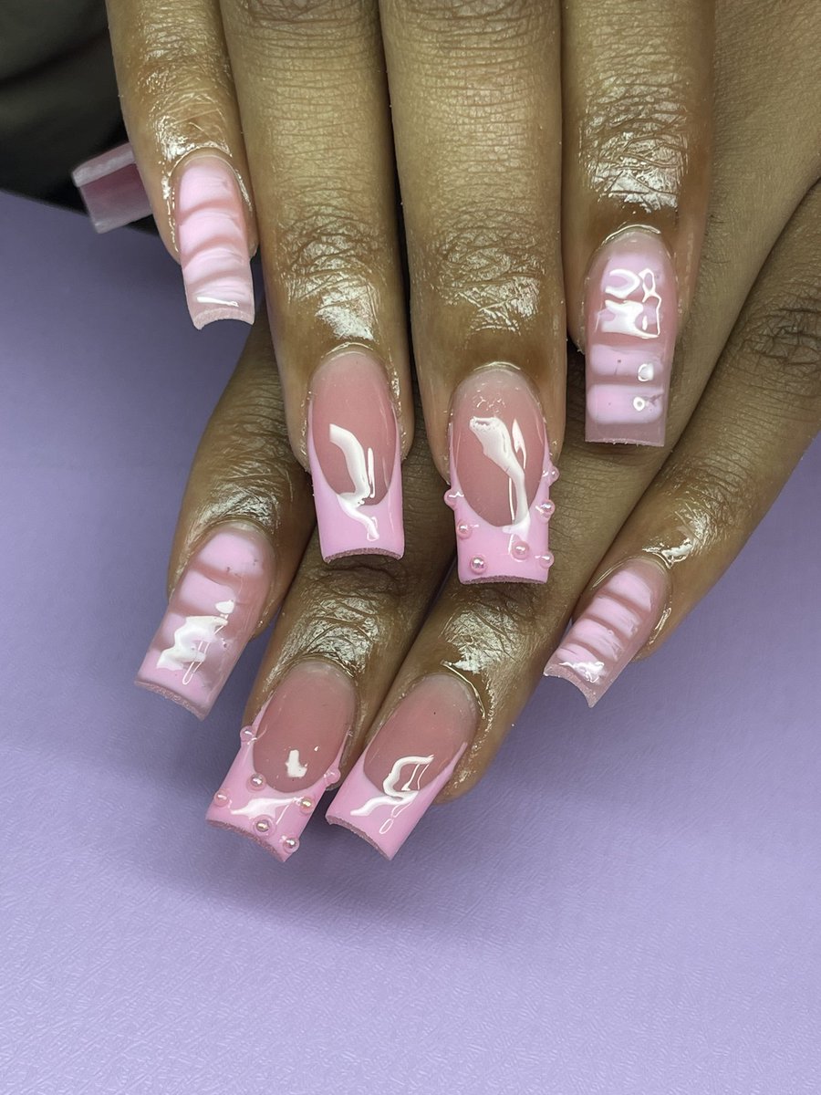 July appointments available 🫶🏾🩷

@terona.glam on IG 🫶🏾🩷

#baltimorenailtech #baltimorenails #pinknails