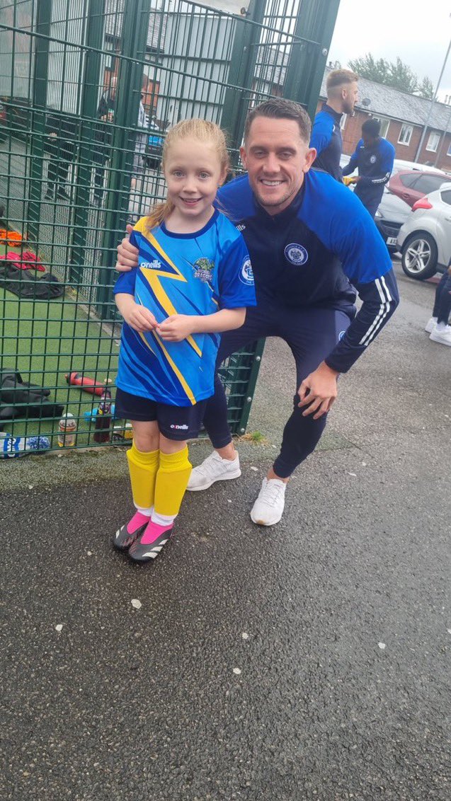 How adorable!! 🥰🤩

Desmond’s Dragons player Maddison and @JamesBall18 at the @officiallydale fun day today. 

Keep being the superstar you are Madds, it really is @HerGameToo 💙⚽️💛

#RAFC #HerGameToo