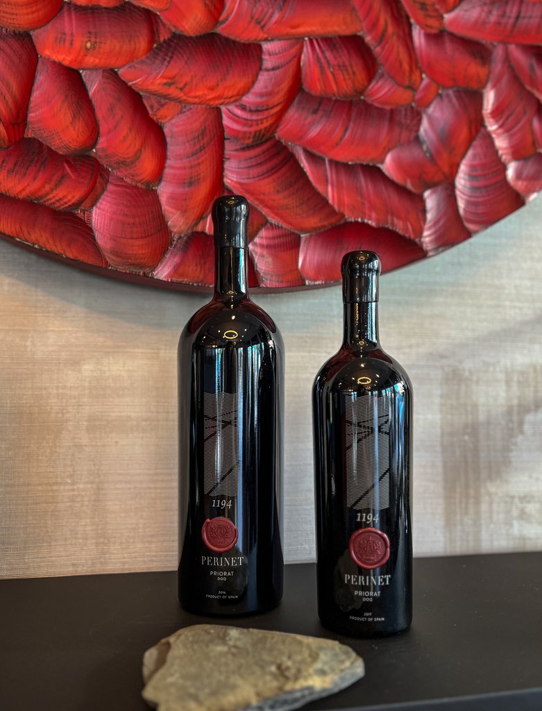 Discover the essence of the Priorat with a curated flight of Perinet wines paired with light Spanish tapas and live musical entertainment from our friend Jon Stephens!🍷 #alphaomegacollective#pasorobleswinecountry#downtownpasorobles#visitpaso