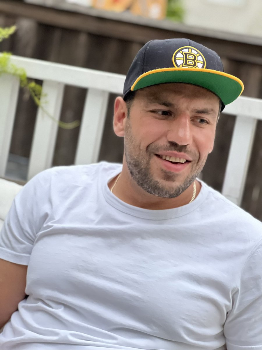 NHLBruins's tweet photo. Still looks good on ya, Looch 👌 https://t.co/IGHsNYLHDf