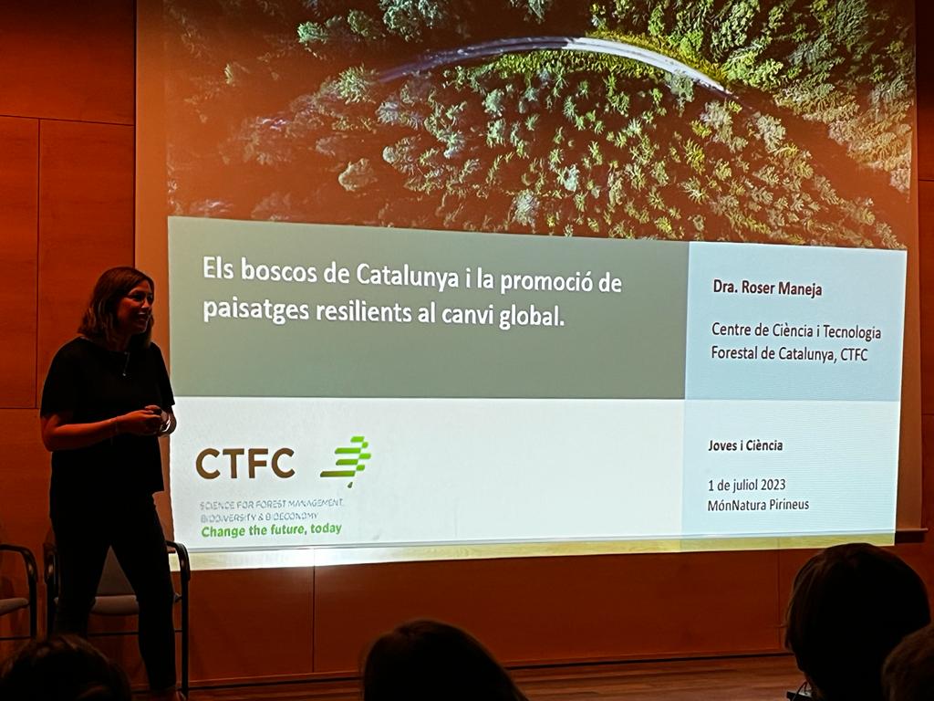 ctforestal's tweet photo. Avui, @RoserManeja, directora adjunta de #recerca del #CTFC, ha participat al Programa #Joves i #Ciència a MónNatura Pirineus. 50 alumnes de 4t d'ESO de tot Catalunya han conegut millor els #boscos de Catalunya i els paisatges #resilients, #bioeconomia, @iCERCA https://t.co/5zyNW9spXw