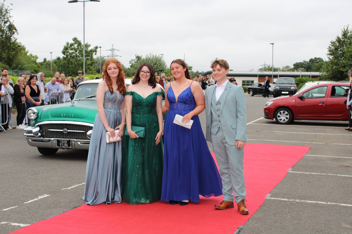 to Farnham Heath End School