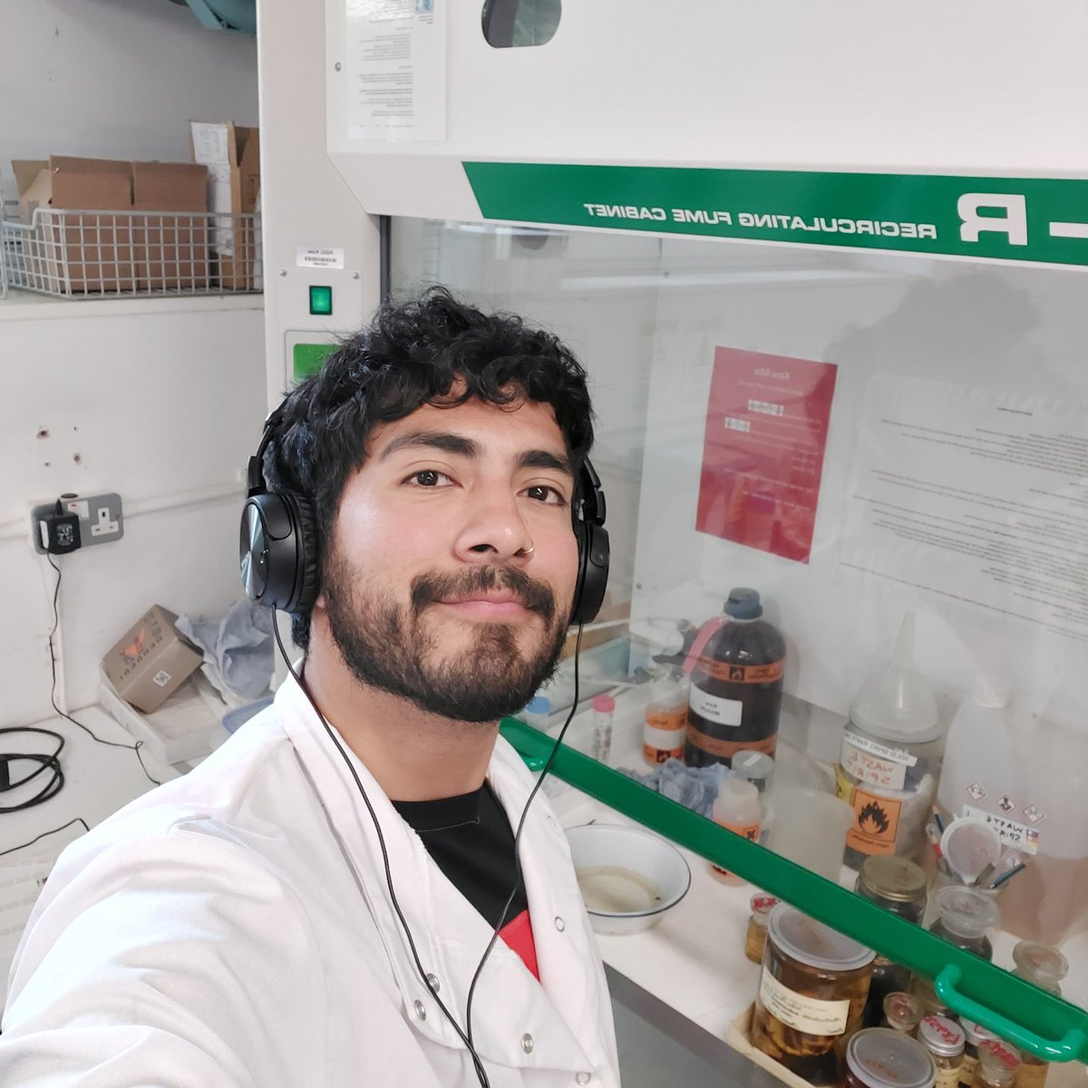 JMT_MHL's tweet photo. Exciting news! I spent an incredible month at @kewgardens working in the herbarium, collecting fruits from around the world. The opportunity to explore and learn about botanical diversity was truly amazing. 🌍✨ #KewGardens #BotanicalExploration #HerbariumLife #FruitCollection https://t.co/Pn62haGfVq