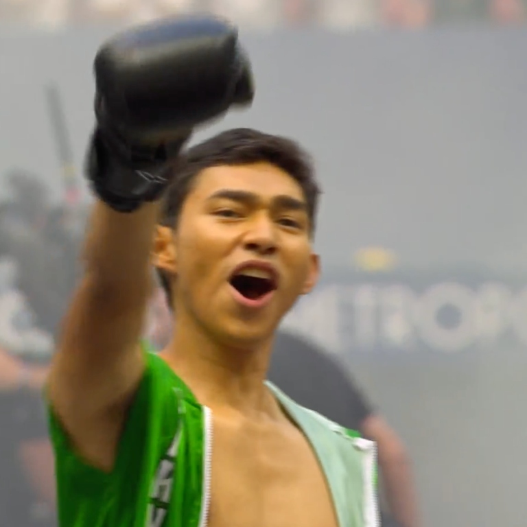 ¡¡FERNANFLOO LE GANÓ A LUZU!! Fernanfloo derrotó a Luzu en el combate entre amigos de #LaVelada3. Otra decisión dividida, otra deliberación polémica de los jueces. Hasta el histórico YouTuber salvadoreño se sorprendió por el resultado final.