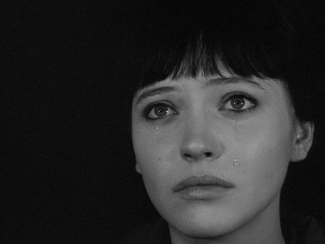 What movie has you looking like Anna Karina watching The Passion of Joan of Arc? 😭

Vivre sa vie, dir. Jean-Luc Godard (1962) #frenchnewwave #annakarina