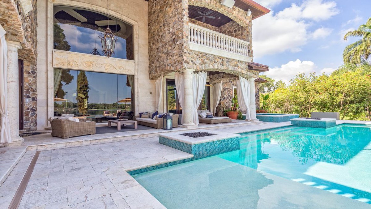 RIRealtorPro's tweet image. This patio is a dream!
What's your favorite thing about this patio space? 
#poolday #summer #summerfun #gameday #party #luxury #dreamhomehttps://www.facebook.com/login/