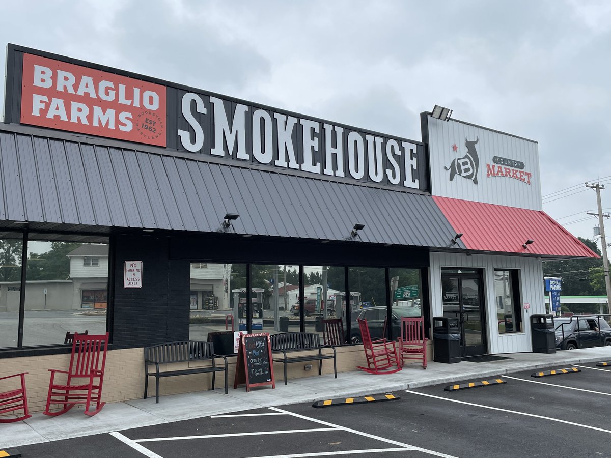 ScottWykoffWBAL's tweet image. How lucky am I to have found #BraglioFarmsSmokehouse for breakfast on my way home from an interview in MD horse country! Opening in March, this awesome restaurant/country store in #Finksburg serves some amazing BBQ, smoked meats &amp;amp; breakfast items using #BraglioFarms A hidden gem