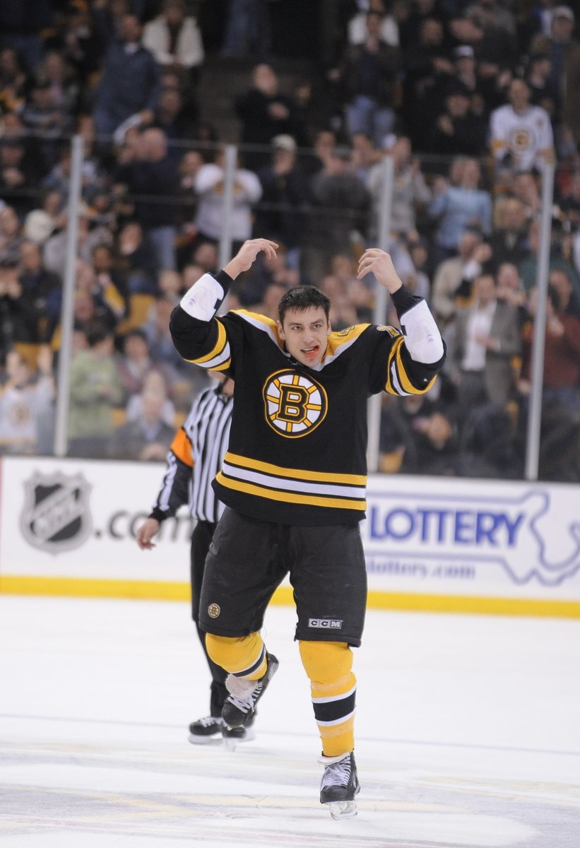 NHLBruins's tweet image. 🗣️LOOOOOOCCHHH🗣️