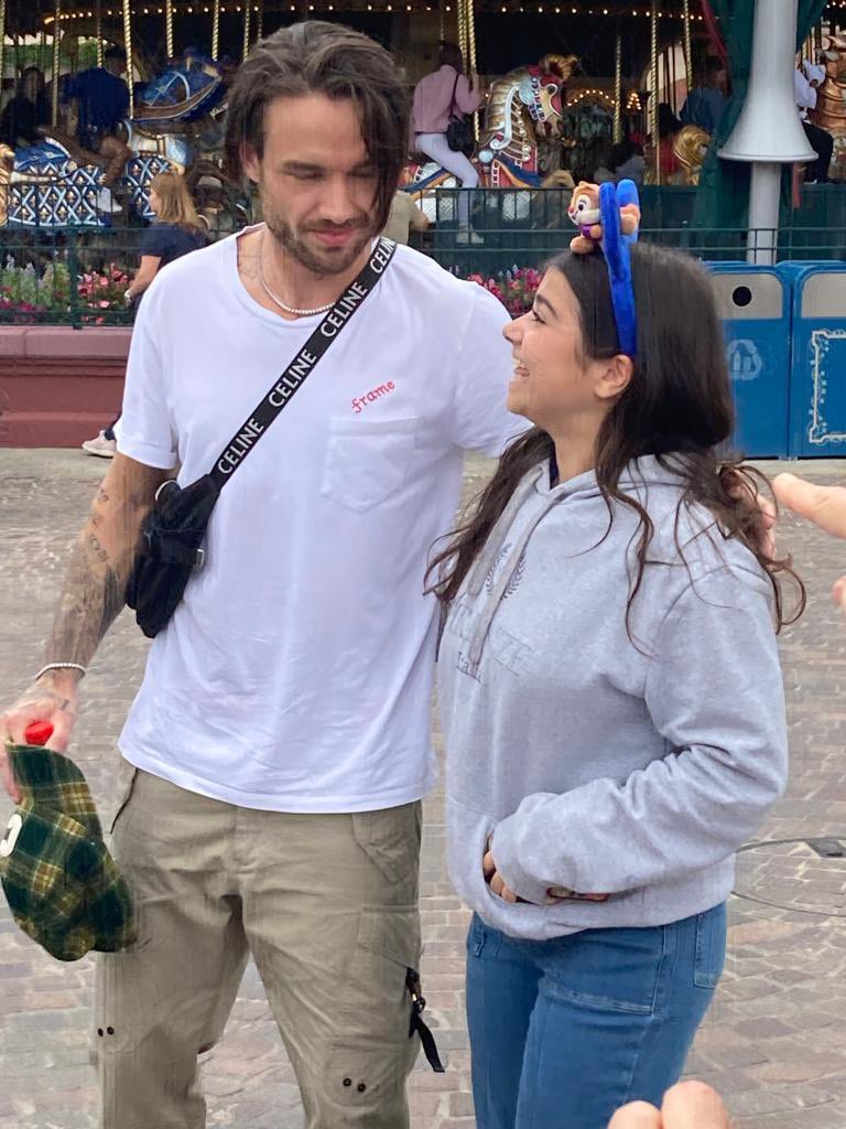 mencht91's tweet photo. I MET LIAM AT DISNEY https://t.co/5kI0ma4oYa