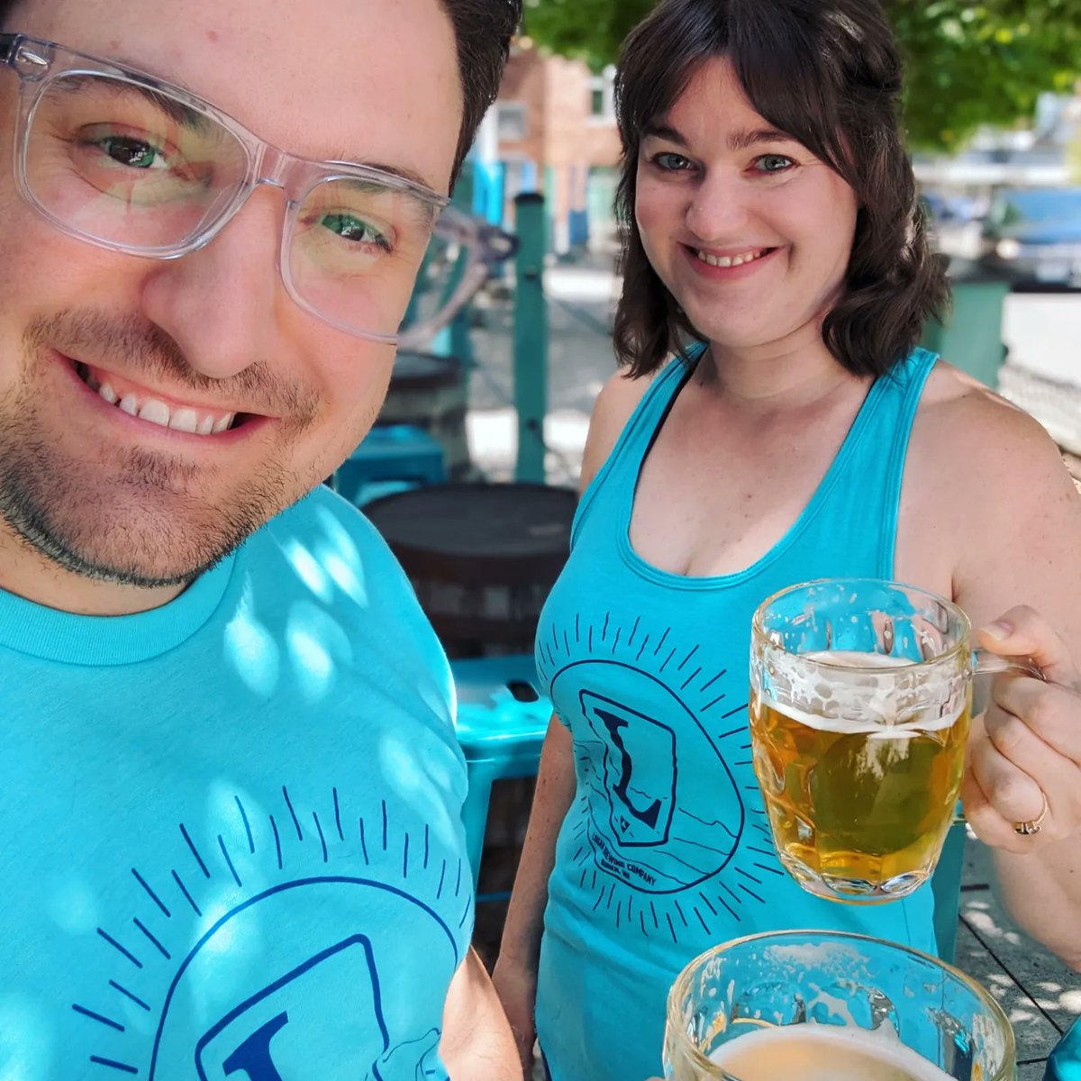💧 New Merch Drop 💧 Our summer merch has arrived!! ☀️ Check out these awesome new teal racer back tank tops and crew neck tshirts!! 😍 With our iconic Shield logo on the front in dark blue! 🔥 Both styles are on sale starting today for $30 tax included!
#loganbrewing #loganbeer