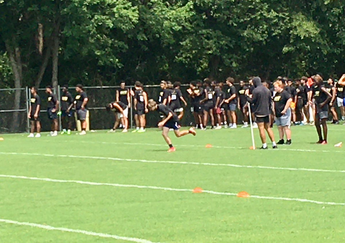 RJFoxx1's tweet photo. Had a great time at UNC Pembroke’s prospect camp! Thanks for the invite @CoachHallUNCP #UNCP #football https://t.co/KSMSdfEIu4