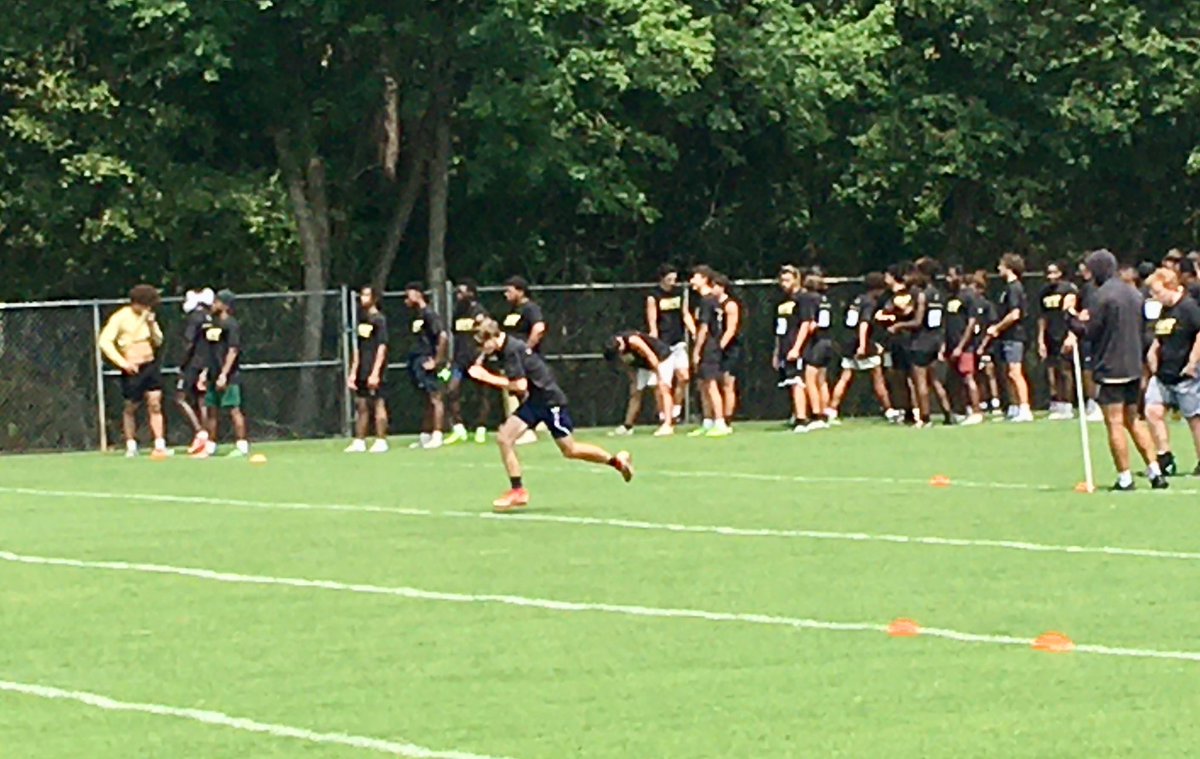 RJFoxx1's tweet photo. Had a great time at UNC Pembroke’s prospect camp! Thanks for the invite @CoachHallUNCP #UNCP #football https://t.co/KSMSdfEIu4