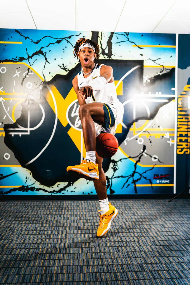AJ_Swinton23's tweet photo. #HailWV #notcommitted #LLPAPI β€οΈβπ©Ή https://t.co/Ic82Wajynf