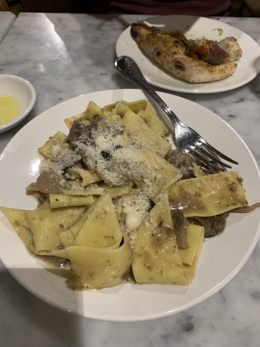 clota__'s tweet photo. Ayer fui a eataly y todavia no lo supero  ya quiero volver https://t.co/EEyUO2cwPR