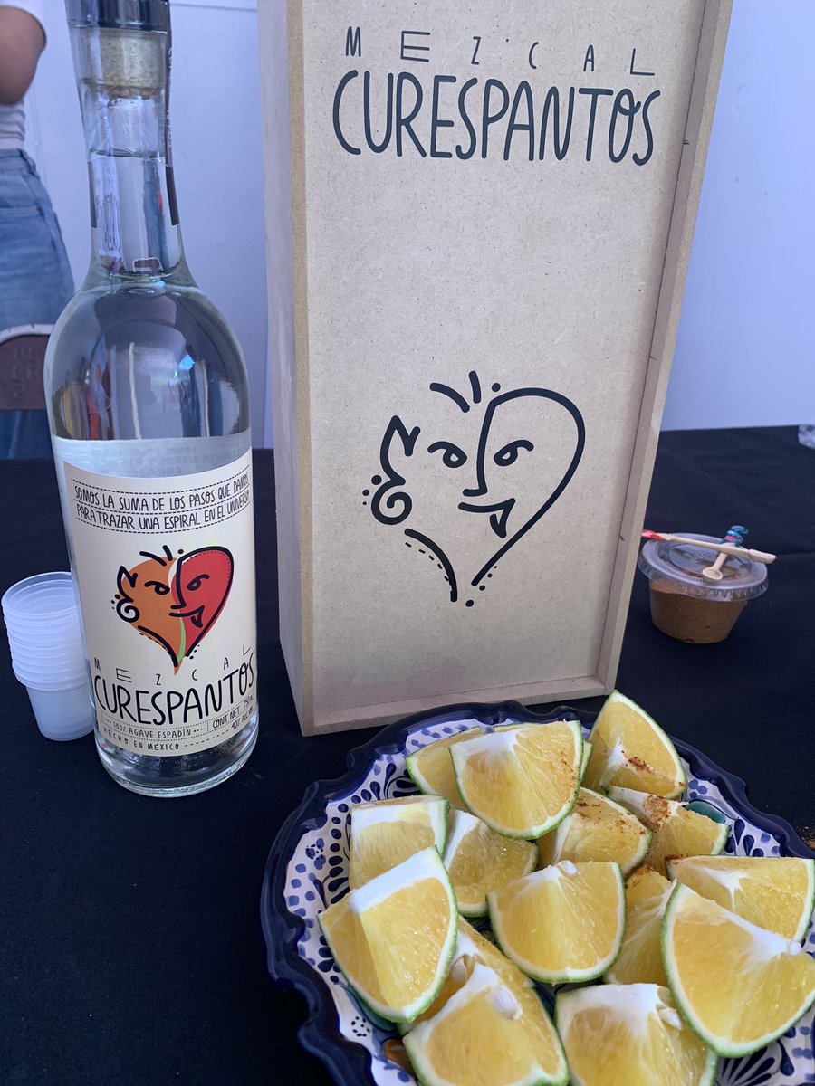 BeatrizHerreraL's tweet photo. Andamos por la Feria de cultura y tradición en #SanAndrésCholula #PuebloMágico #Puebla ¡pasen a degustar @curespantos #mezcal! Estoy segura de que los convencemos #turismo https://t.co/ebCkY77F0i