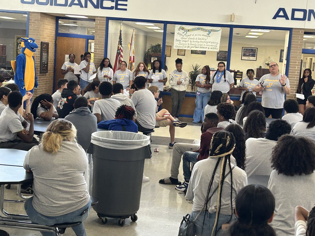 MrsStocker_AVID's tweet image. Jefferson Fast Camp! Welcome Class of 2027!