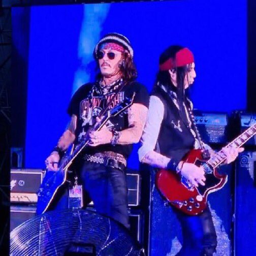 luhvsdepp's tweet photo. hello! EXCUSE ME! THE OUTFIT!!! way too much arm, THAT JOHNNY CASH T IS HIS FAV 🥹 https://t.co/6Dp6X5Zjk6