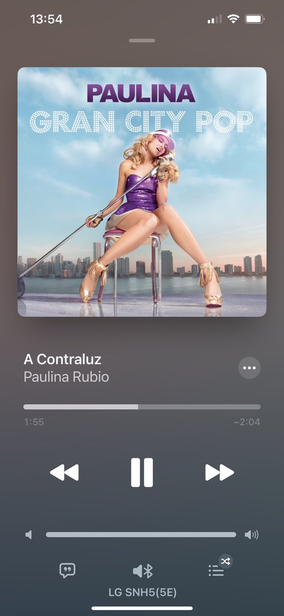 yaHegoOm's tweet photo. Escuchando a la Reyna @PaulinaRubio #paupower #propiedadrivada #newMusic https://t.co/Oqj0ujGP1K