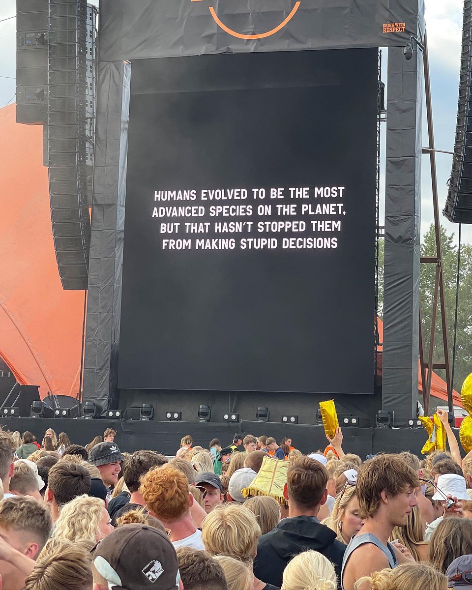 📣 Just dropped my #manifesto exposing the epic clash between human arrogance and our minuscule spot in the cosmic masterpiece! 🌌 "Let It Be" brought to life by Museet for Samtidskunst, @orangefeeling 🇩🇰 #WordsArePower