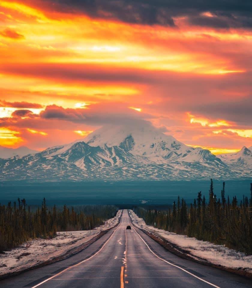 Sunset Roadtrips in Alaska ✨