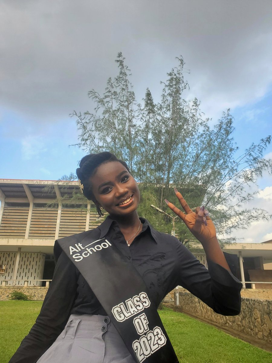 a_cup_of_teeee's tweet photo. Hello world, I graduated!!!🎉🎉
Diploma, Software Engineering. Now an alumnus of @AltSchoolAfrica😊
Cheers to a new degree 🥂
#AltGrad2023 
#AltschoolAfrica https://t.co/hvdYw3WQEs