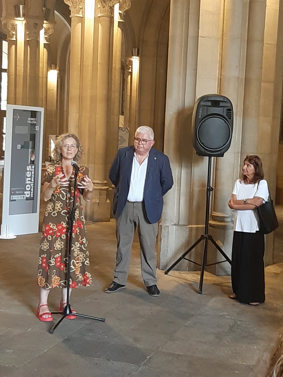 MartaFdezJurjo's tweet photo. 29/06 Acte d'inauguració de l'exposició “Dones medievals: realitat i ficció”, produïda per l’#IRCVM.
Presentació i parlaments
institucionals al vestíbul de l’Edifici Històric @UniBarcelona de la comissària Meritxell Simó
@IRCVM, Gemma Marfany, Jordi García i Agustí Alcoberro. https://t.co/GmWdZHvFhm