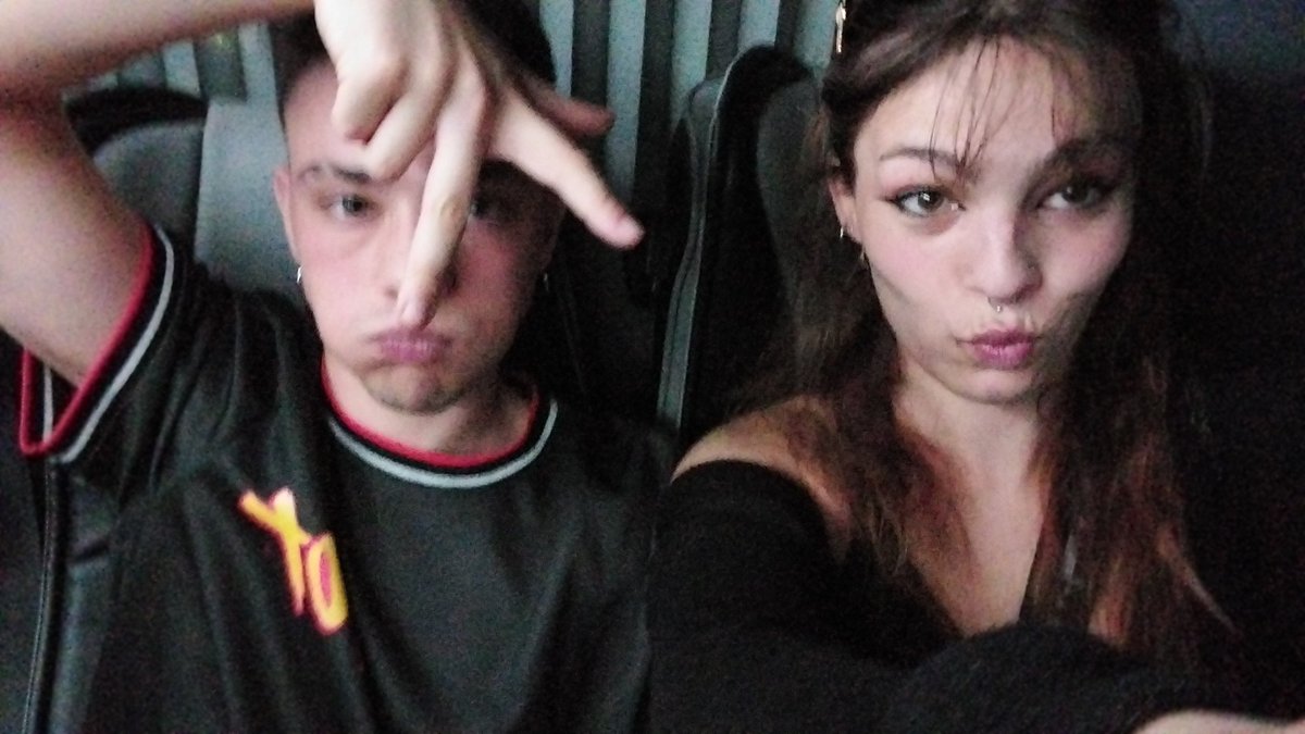 kitiketaA's tweet image. los #mejoresamigos de bilbao yendo a ver a #nerveagent en vitoria-gasteiz. Chicas?