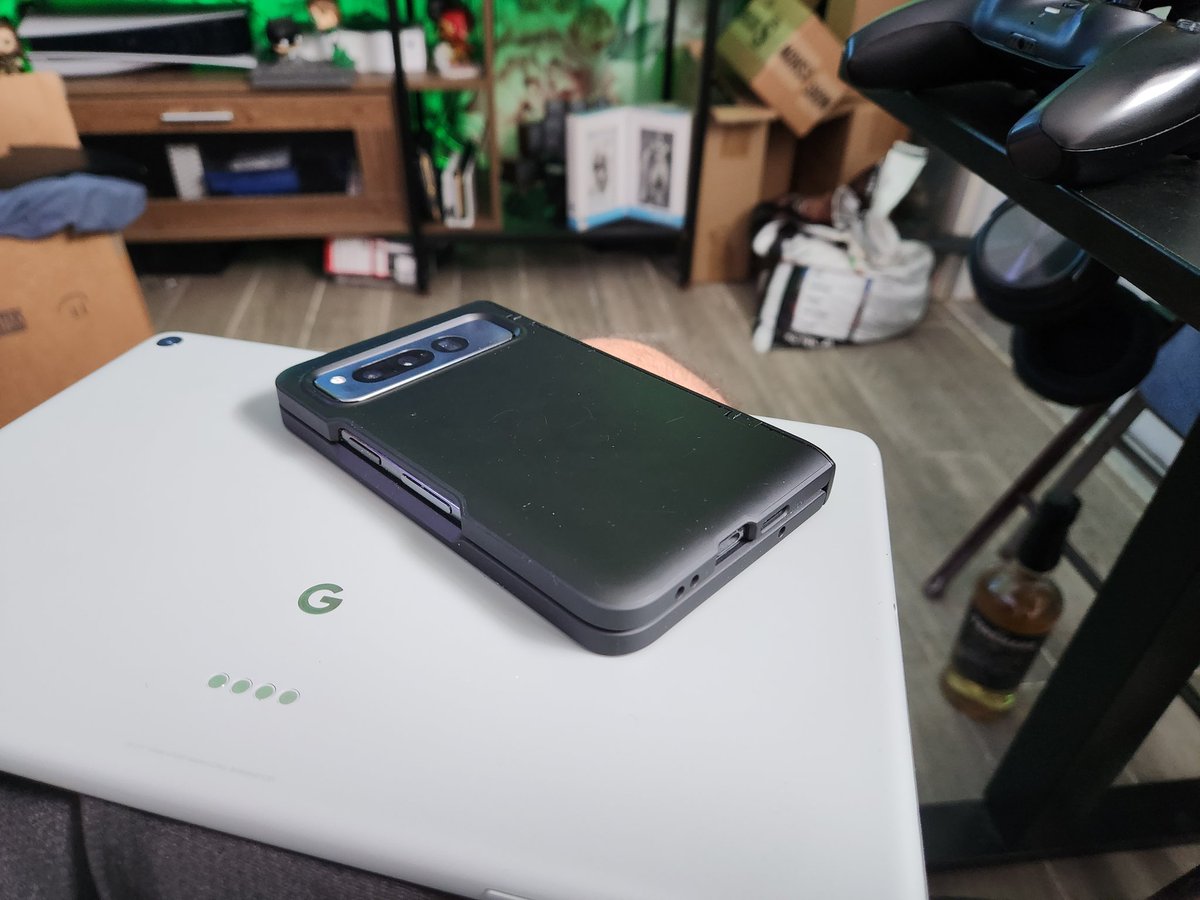 The_BarkKnight's tweet image. @madebygoogle pixel tablet and pixel fold , dynamic duos of the pixel game

#TeamPixel