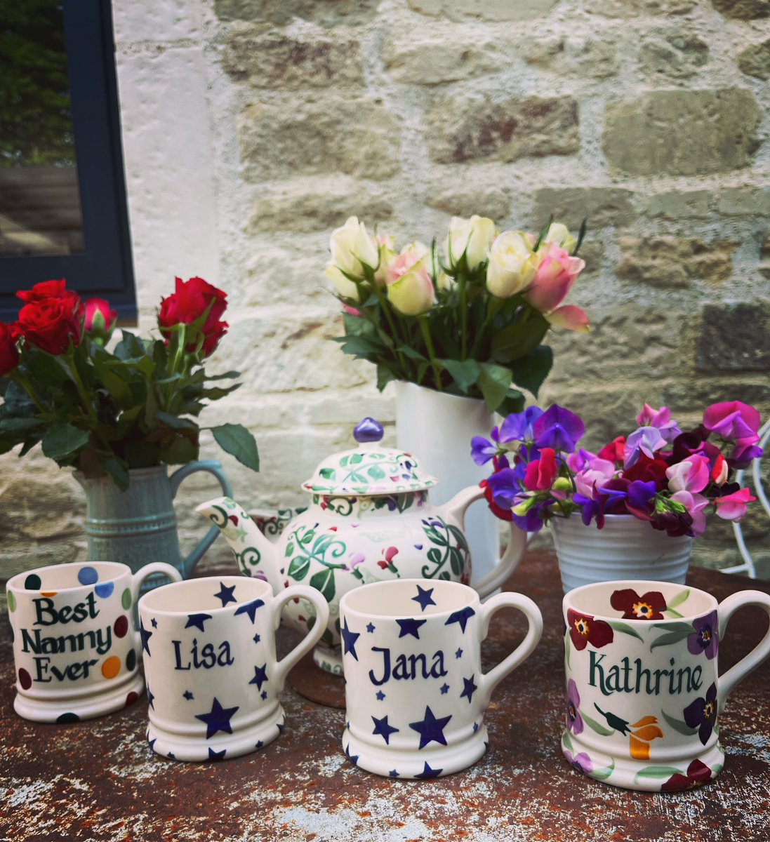 KEHaddrell's tweet image. #pimmsoclock #family #togetheragain