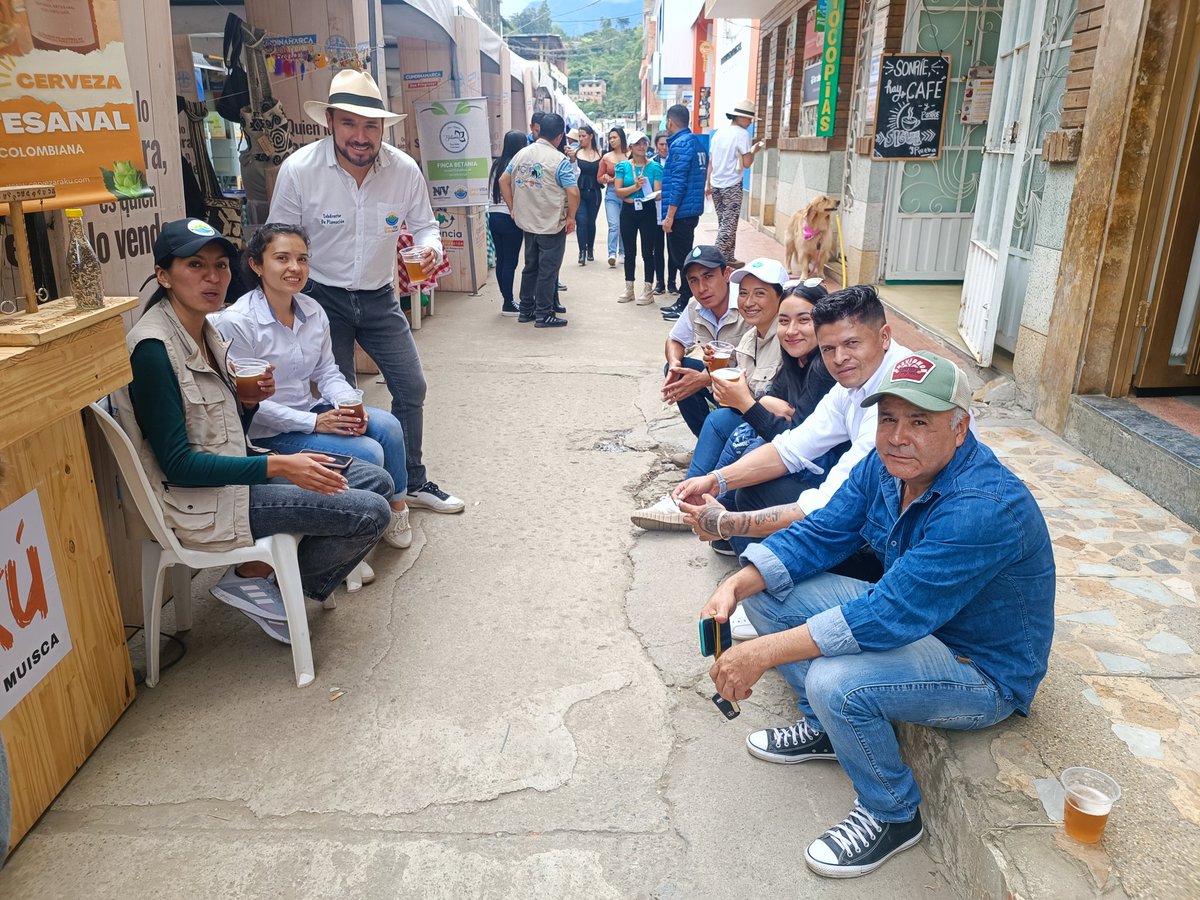 diegolchala's tweet photo. A esta hora se desarrolla el #Mercadoregional en #Gacheta con acompañamiento de productores de los municipios de #junin #Gama #Gachala #Guasca #Ubala, invitados todos a apoyar al campo a través de la comercialización directa comprando a precios justos y dignificando al campesino. https://t.co/4JE0qTi7i0