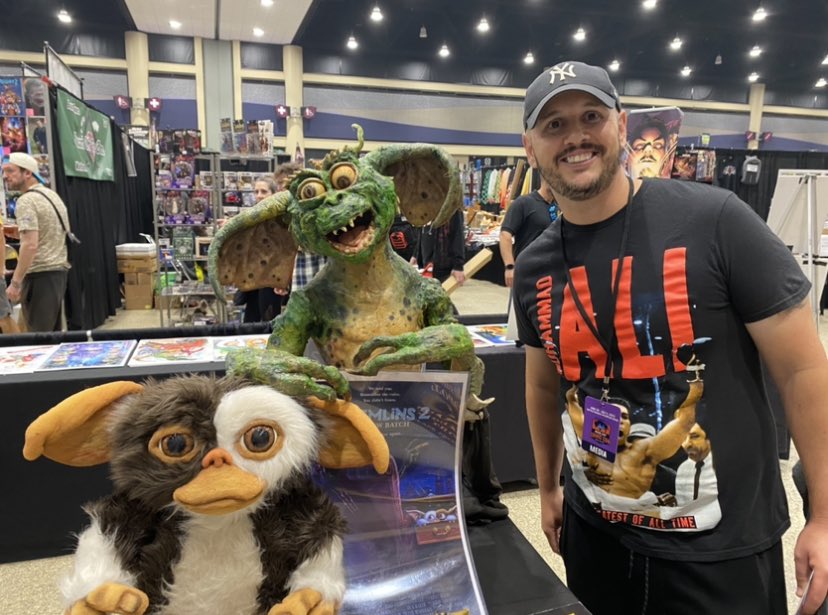 I meet Gizmo and a Gremlin😮 #gremlins #jimhenson #gizmo #eighties #ComicCon #buffalo

youtu.be/DcgIVO0WnW4