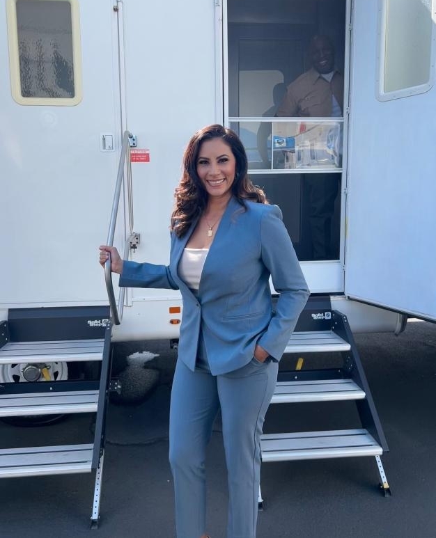 whitneykumar's tweet photo. Shoutout to my makeup and hair team @adamchristophermakeup &amp; Brittany! 🙌🏽They are seriously the best! If only I could create these looks myself at home... Also, this AnnTaylor suit is It's a beautiful blueish gray color &amp; I wore an Express bodysuit under it 💙✨ 

#JustSayYes https://t.co/odAesejkgC