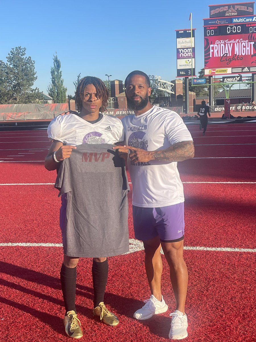 rwitherspooniii's tweet photo. Happy to receive RB MVP at the Eastern Washington team camp! @EWUFootball #goeags🦅 @Coach_BJFarrell @ReggieWithersp2 https://t.co/zC8L4U9KLD