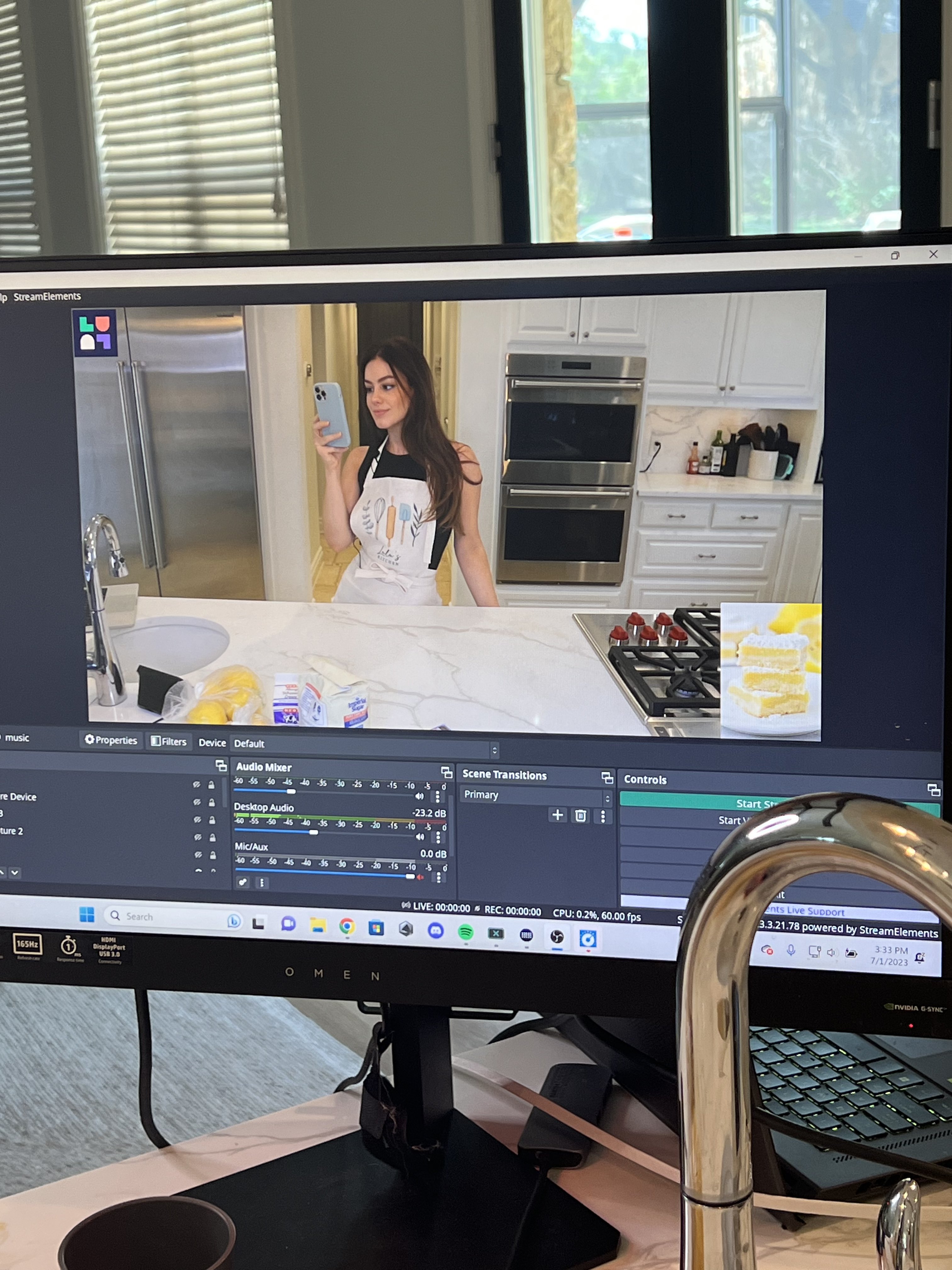 Vancouver'S Hottest Cooking Show: Clara & Xiaobae - y4a3d0f