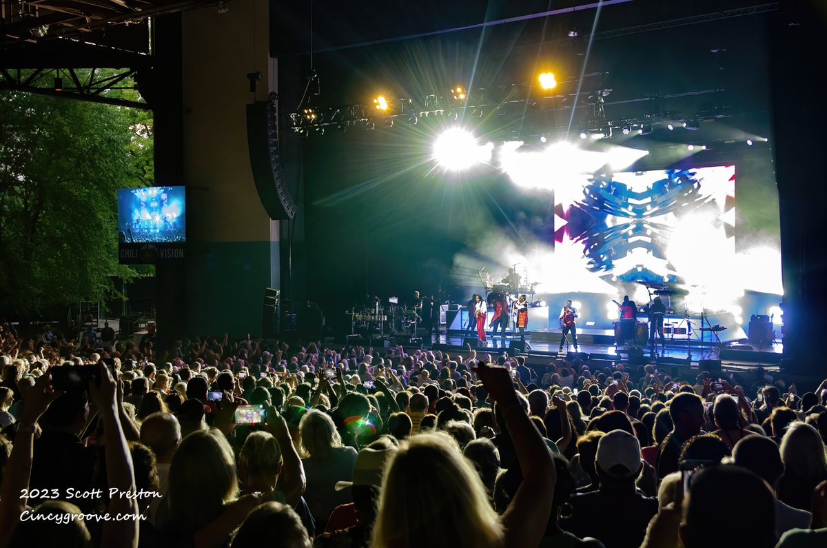 Cincy Groove (@cincygroove) on Twitter photo Earth Wind and Fire, 6/28/23, Riverbend Music Center, Cincinnati, OH
cincygroove.com/2023/07/01/ear… #earthwindandfire #riverbendmusiccenter #cincygroove <a href="/riverbendpnc/">Riverbend Music Center</a> <a href="/EarthWindFire/">Earth, Wind & Fire</a> Earth Wind and Fire, 6/28/23, Riverbend Music Center, Cincinnati, OH
cincygroove.com/2023/07/01/ear… #earthwindandfire #riverbendmusiccenter #cincygroove <a href="/riverbendpnc/">Riverbend Music Center</a> <a href="/EarthWindFire/">Earth, Wind & Fire</a>