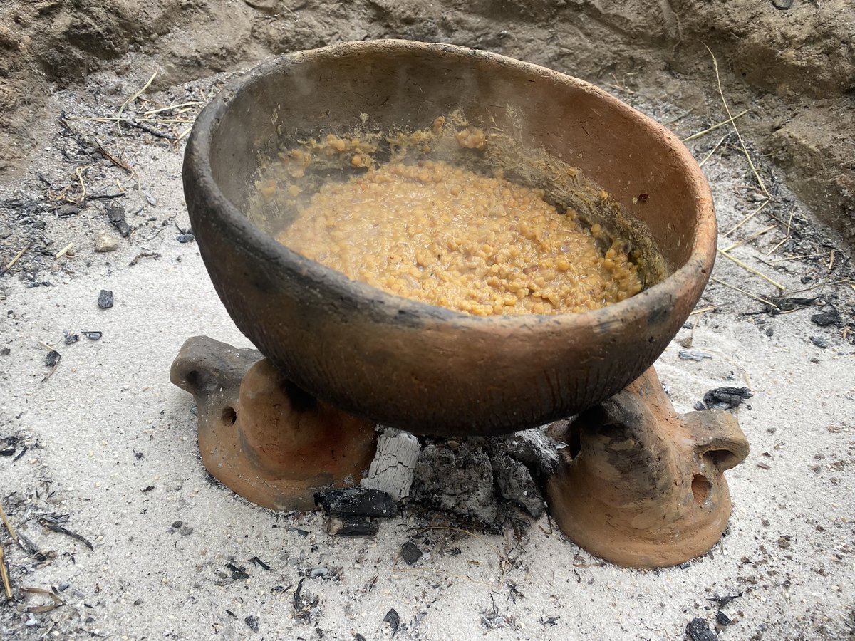 Some new tests of cooking with our replicas of Egyptian firedogs today at MAMUZ Asparn #experimentalarchaeology