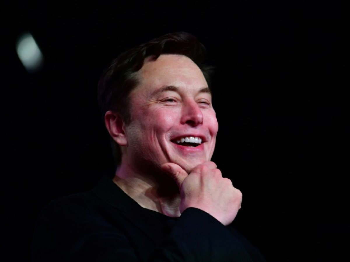 SkasonBaptiste's tweet photo. #ElonMusk raple m epòk #Comcel ak #Haïtel. Majorite itilizatè yo pa t vle reponn nenpòt apèl, paske #ApèlAntran te faktire. M pa pral gaspiye 600 oubyen 6000 lèkti m yo menm nan li twit #RTVC, #ArielHenry ak akolit li yo, ki souvan lage yo nan fantezi, pou fè divèsyon. #Sorry🇭🇹 https://t.co/ImjcAkCrDT