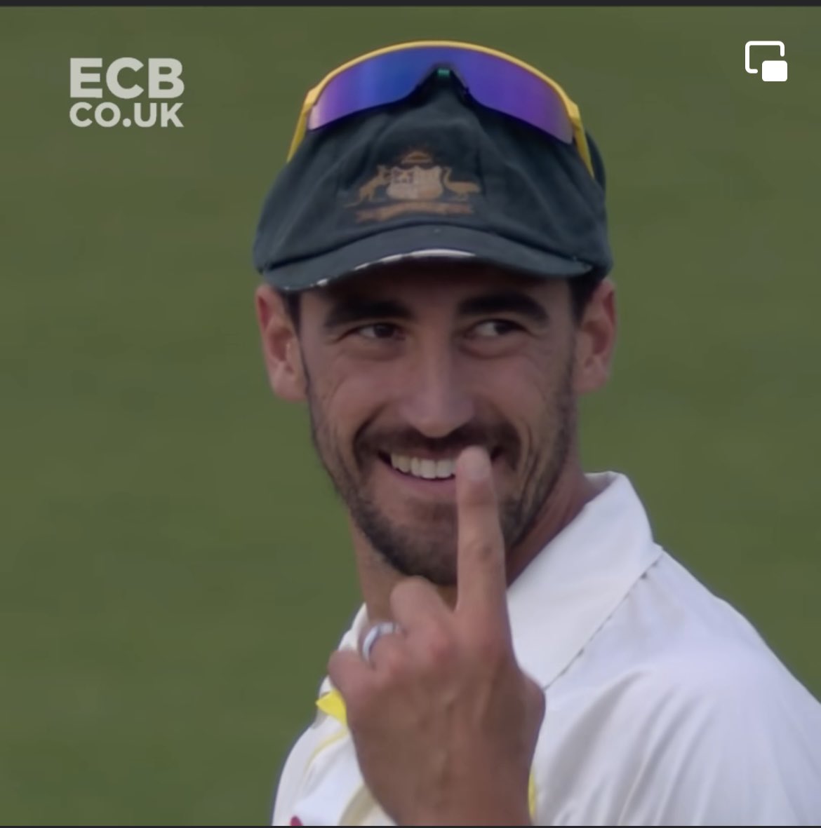 __Gray_Matter__'s tweet photo. Hands up if you tried to cheat today
#Ashes23 #sameoldAussies #alwayscheating https://t.co/wgPFBChwEM
