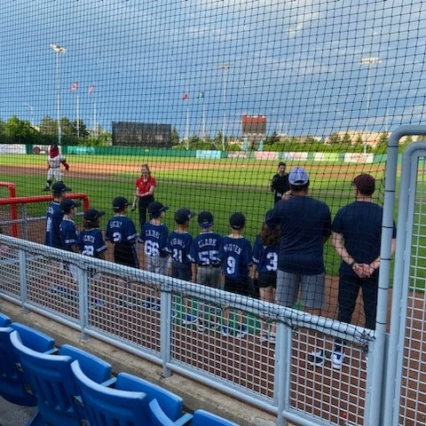 OWLLD2's tweet image. From earlier this week, our rookie A1 Yankees (with a few minor players), had a great time as Ottawa Titans Baseball Buddies!!! @ottawa_titans #Baseball #Ottawa #OWLLTwins #OWLL #LittleLeague