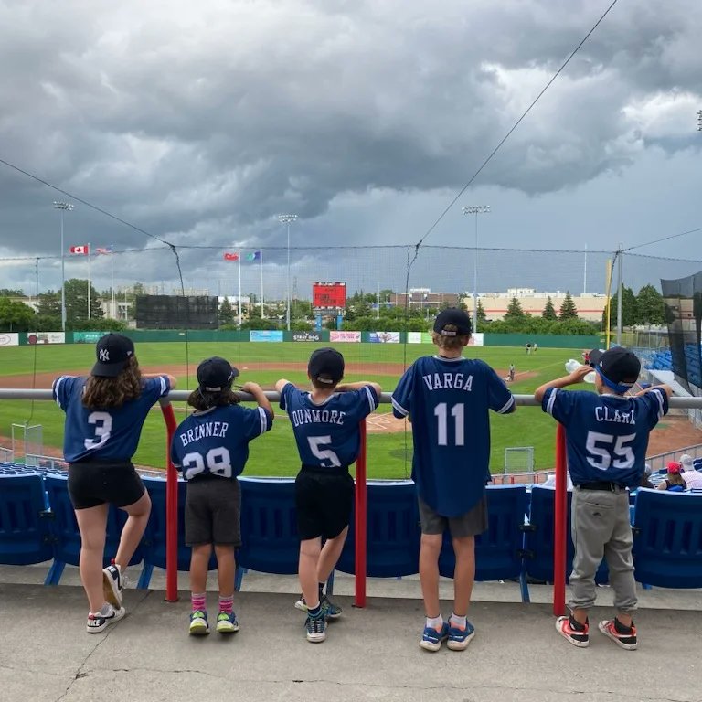 OWLLD2's tweet image. From earlier this week, our rookie A1 Yankees (with a few minor players), had a great time as Ottawa Titans Baseball Buddies!!! @ottawa_titans #Baseball #Ottawa #OWLLTwins #OWLL #LittleLeague
